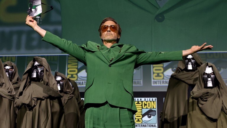 Robert Downey Jr como Doutor Destino